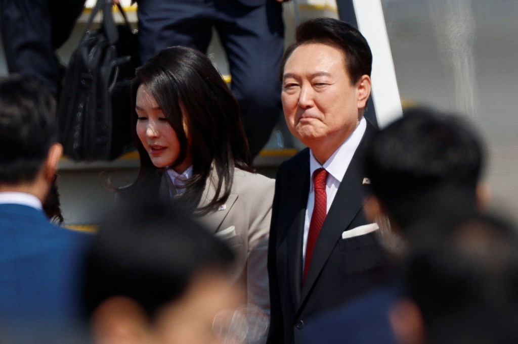 南韓第一夫人收Dior手袋，再次浮面，引發執政黨國民力量內鬨。 路透社