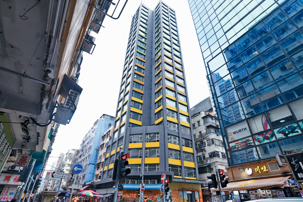 協成行旺角中心商廈項目向城規會申請改裝學生宿舍，以提供198個房間，涉及276個宿位。