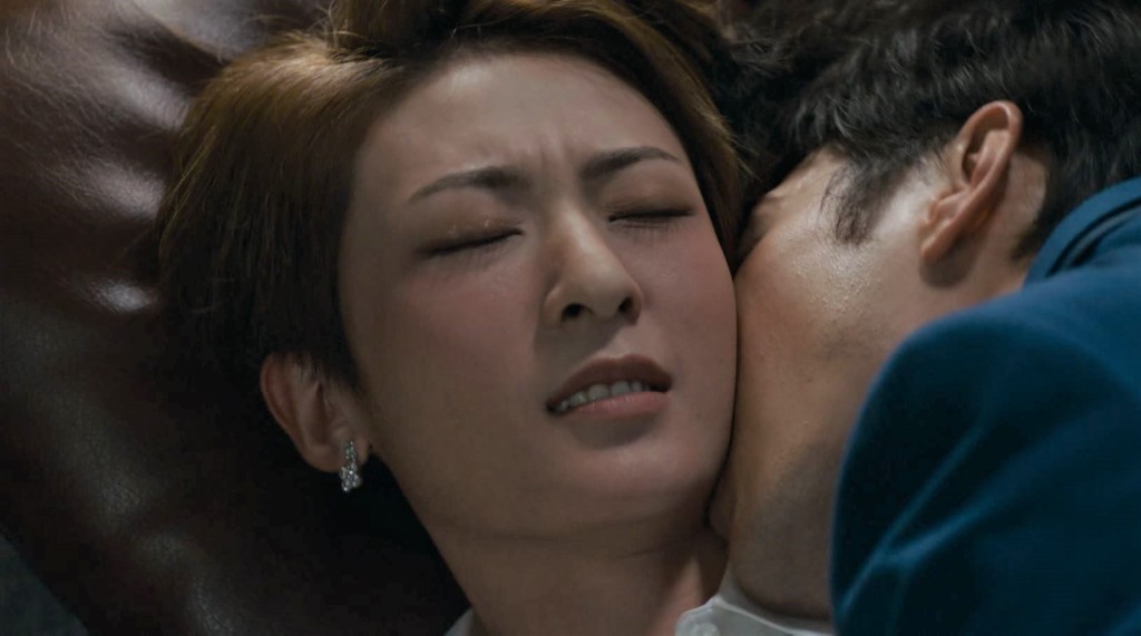 麥秋成同李君妍演大膽親熱戲。