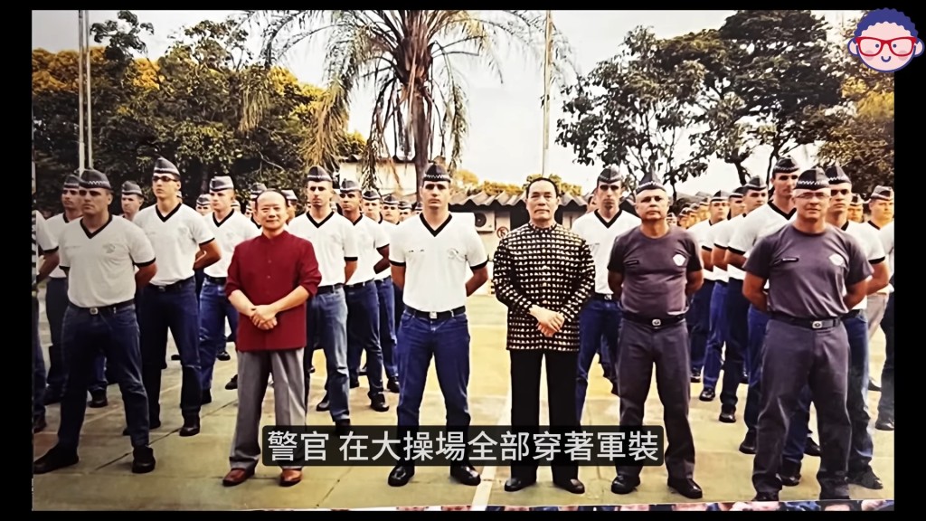 黄加达，因为觉得自李小龙离世后没人接棒弘扬中国武术，故在1984年决定前往美国开设武馆。