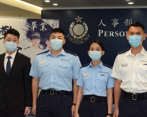 投考者阿熙、現職警員阿肥、人事部招募組警員Mona及警司陳純青(由左至右)呼籲有志從警者報名出席招募及體驗日,以了解警務工作。李子平攝