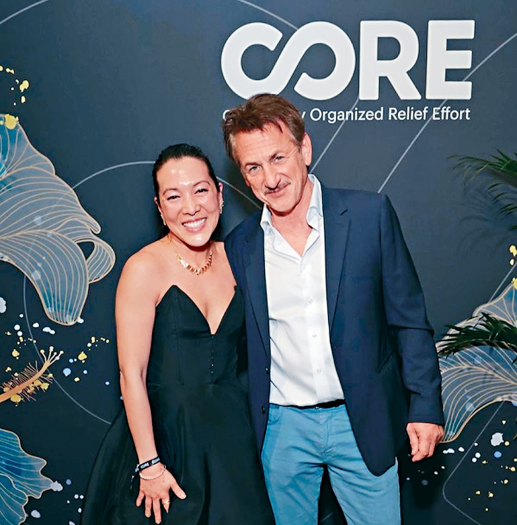 辛潘與與Ann Young Lee於2010年聯手創立CORE,多年來積極救災,豈料今年卻鬧出醜聞。
