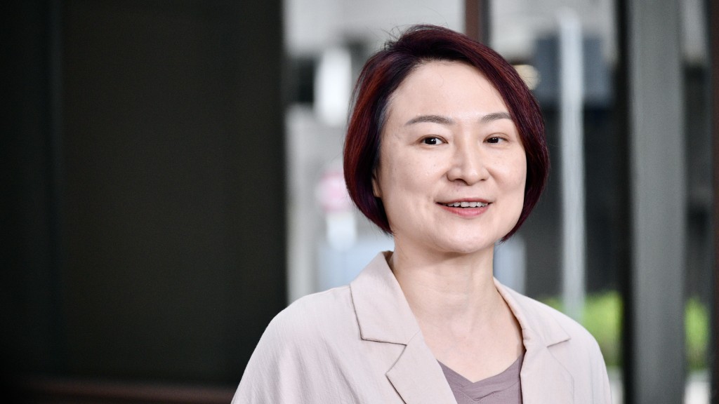 內會主席李慧琼在立法會上匯報與政務司司長陳國基的會面情況。資料圖片