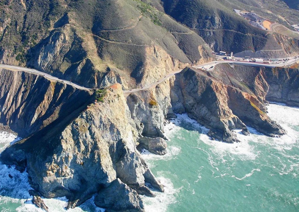 美国加州圣马刁郡海岸高速公路地势险峻处被称为「魔鬼坡」。网图