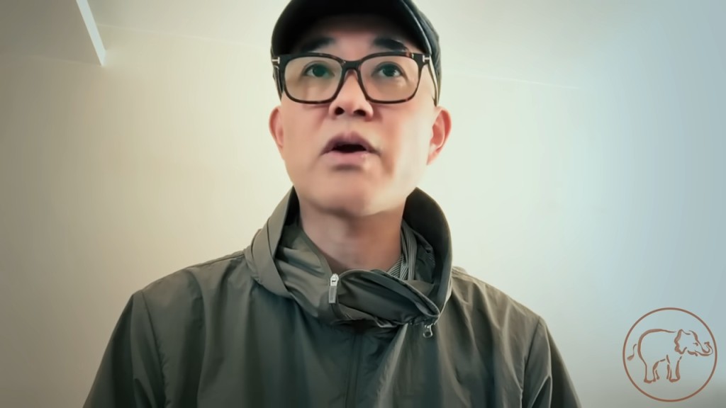周國豐享受一個人的生活。 周國豐享受一個人的生活。