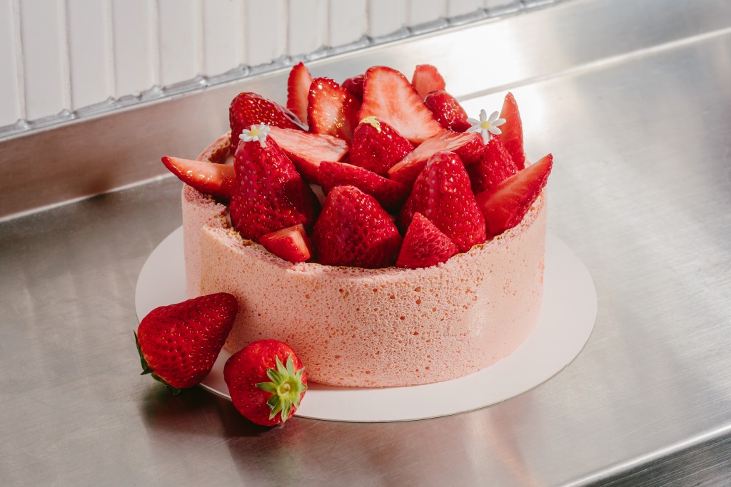 母親節限定士多啤梨夾心蛋糕 ($520)。