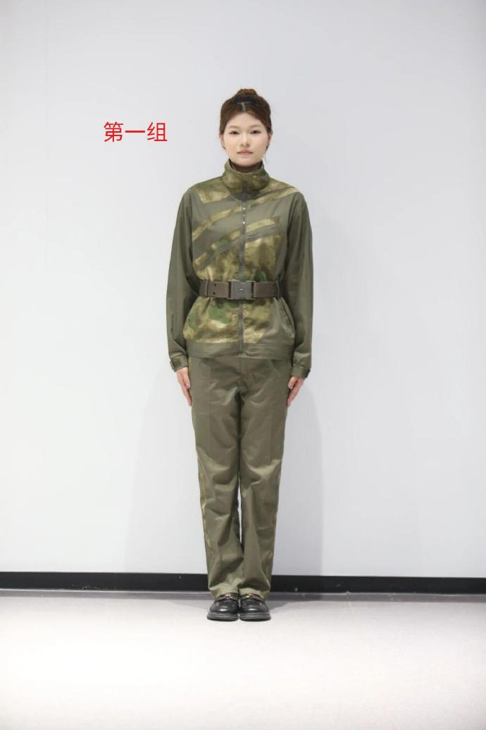 一號候選新生軍訓服。 一號候選新生軍訓服。