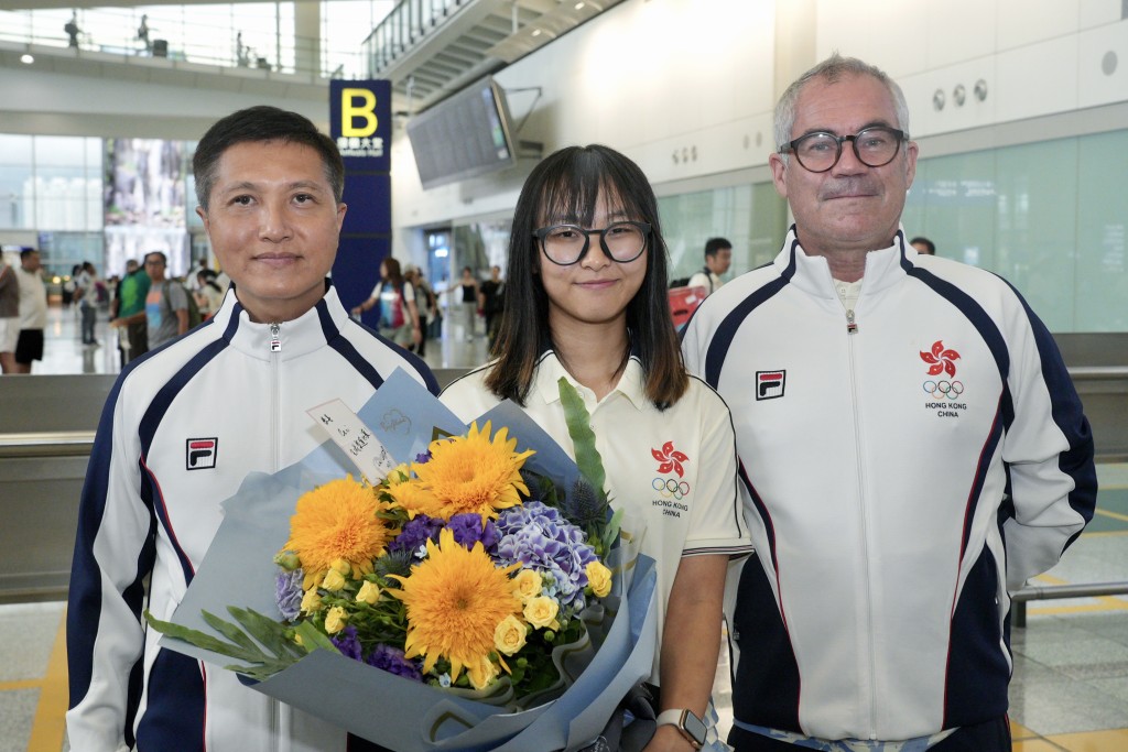 巴黎奧運港隊成員周二返港，李思穎返港後放假叉電。 歐樂年攝