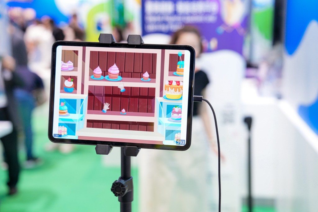 「肌智樂園」設有多個由專業團隊精心設計的遊戲，專注於提升兒童的肌肉發展與認知能力。
