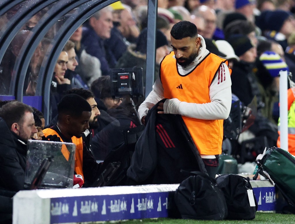 沙拿连续3场英超做后备。路透社