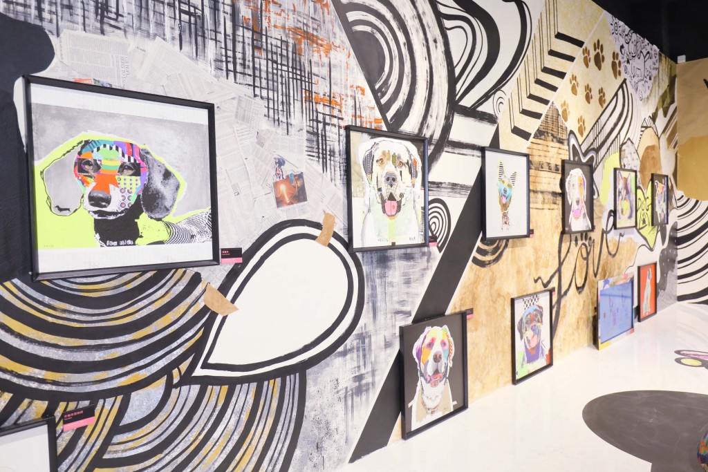 「體驗館」內的藝術品以狗狗視角出發，不單將部分畫作放置於狗狗的視線水平 。