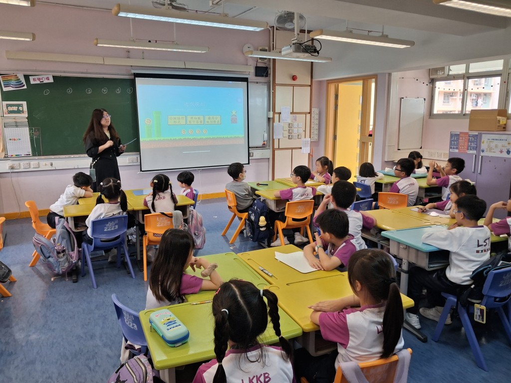 蔡若蓮指,目前9成教育本科畢業生已獲聘,不足1%仍在求職。師資供求穩定。資料圖片 蔡若蓮指,目前9成教育本科畢業生已獲聘,不足1%仍在求職。師資供求穩定。資料圖片