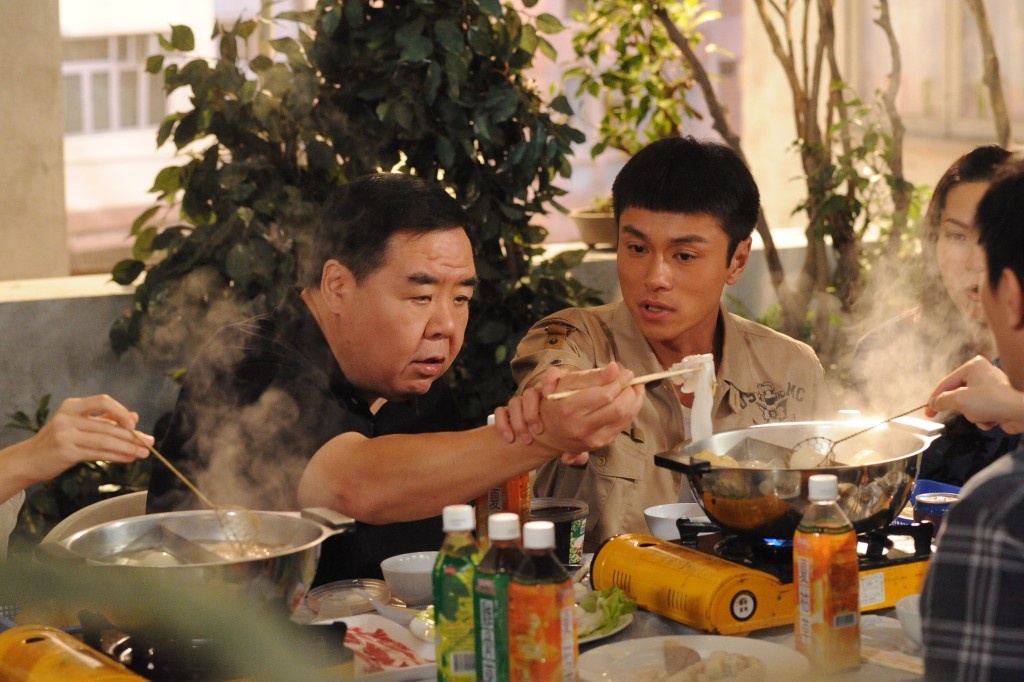 郑则仕与黄浩然在剧集《情越双白线》中饰演父子。