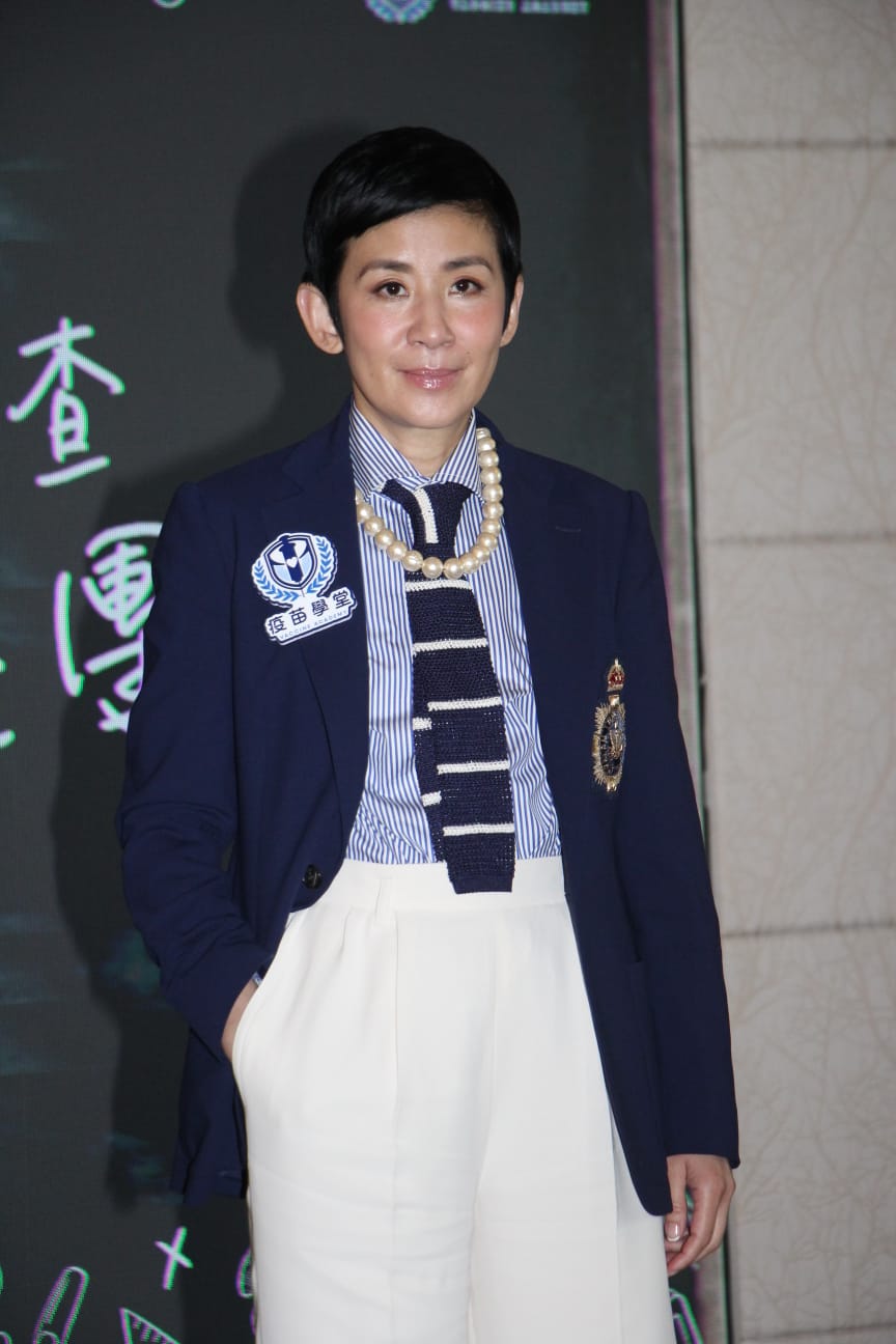 君如亦認為不可以早婚。