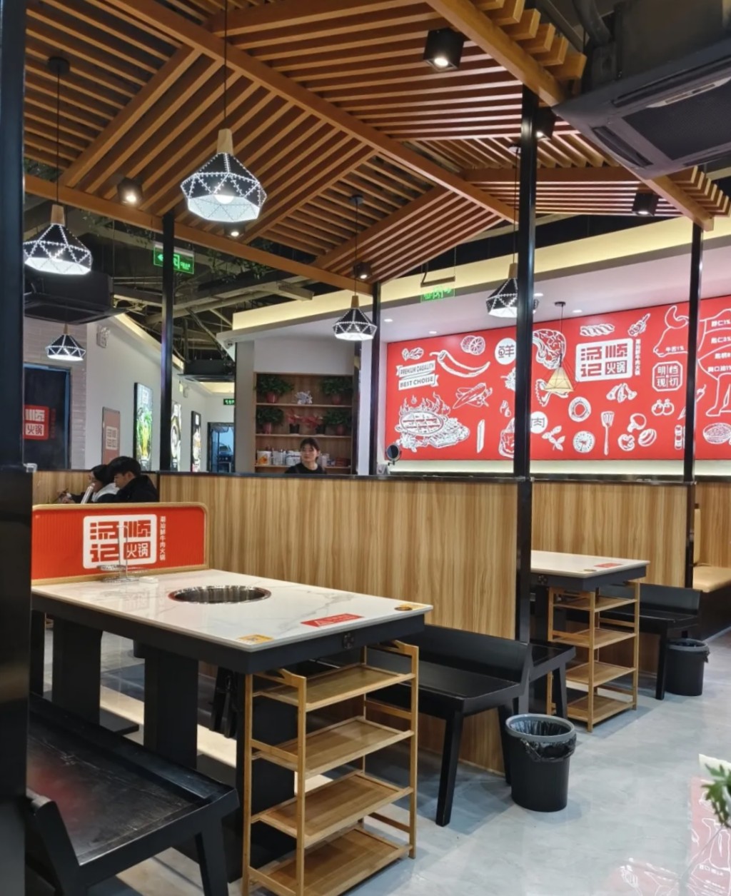 杭州餐廳發文辱罵顧客「吃的比狗舔的還乾淨」。大眾點評 杭州餐廳發文辱罵顧客「吃的比狗舔的還乾淨」。大眾點評