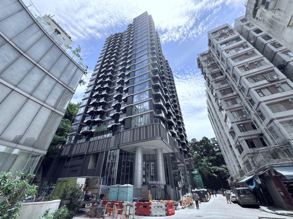 長沙灣曉柏峰昨日連沽4伙,單日套現2053.76萬。 長沙灣曉柏峰昨日連沽4伙,單日套現2053.76萬。