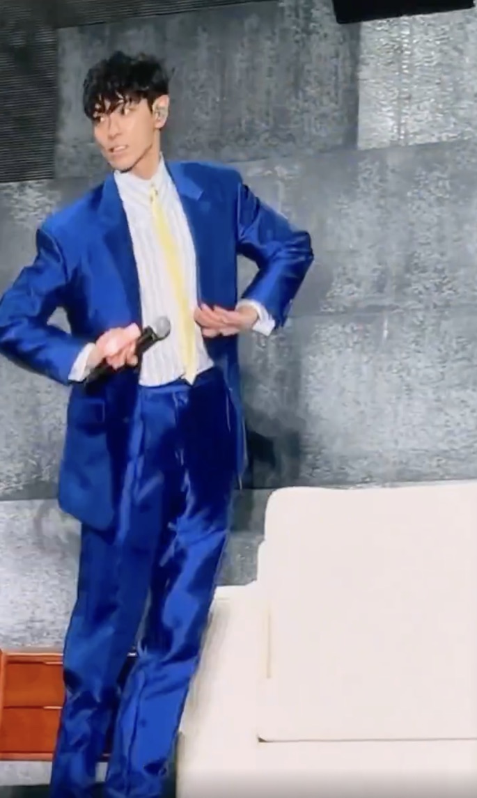T.O.P大跳近期大熱的ATEEZ《BAD》舞蹈。 T.O.P大跳近期大熱的ATEEZ《BAD》舞蹈。