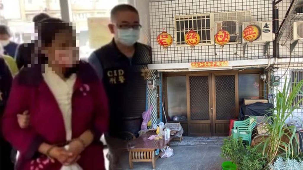 主犯蔡女作案翌日被捕，右图为她的私人庙宇。互联网图片