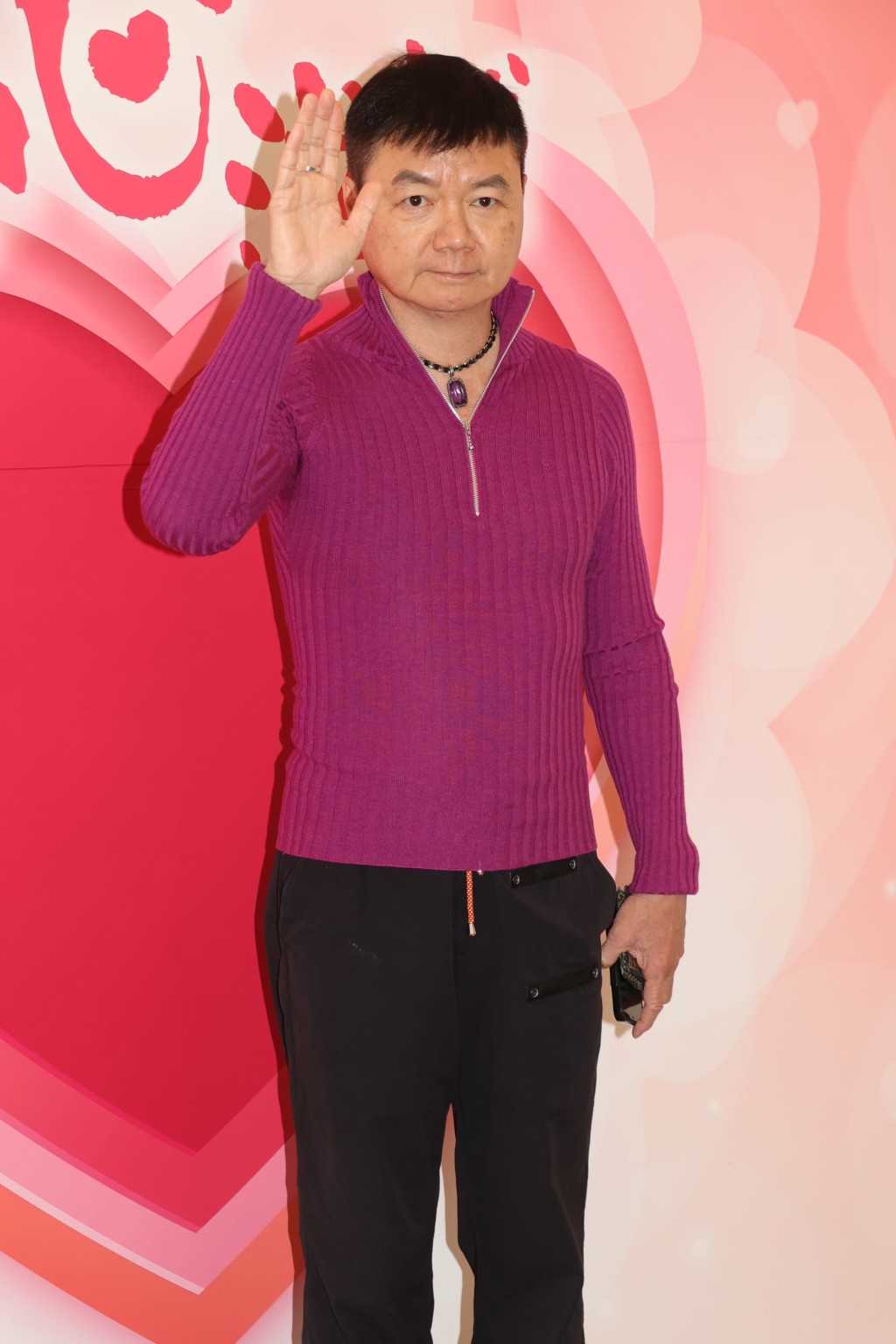 艾威指香港排期換肝免費,而太太亦因情況頗緊急所以排在頗前位置。 艾威指香港排期換肝免費,而太太亦因情況頗緊急所以排在頗前位置。