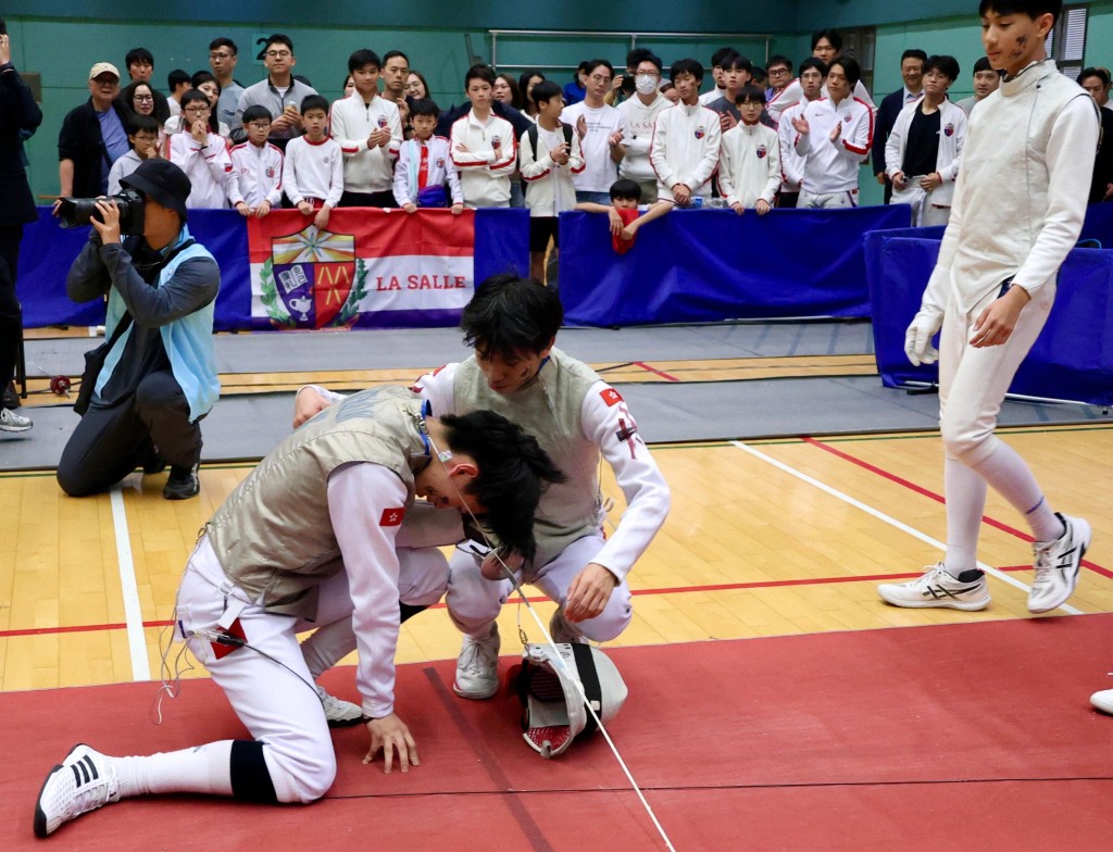 喇沙由领先变落败，赛后代表剑手也一脸失望。徐嘉华摄