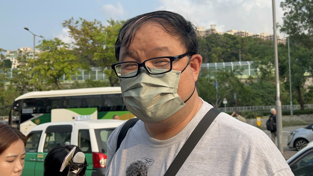 对于再次返回居住多年的寓所，黄先生感触良多。曾志恒摄