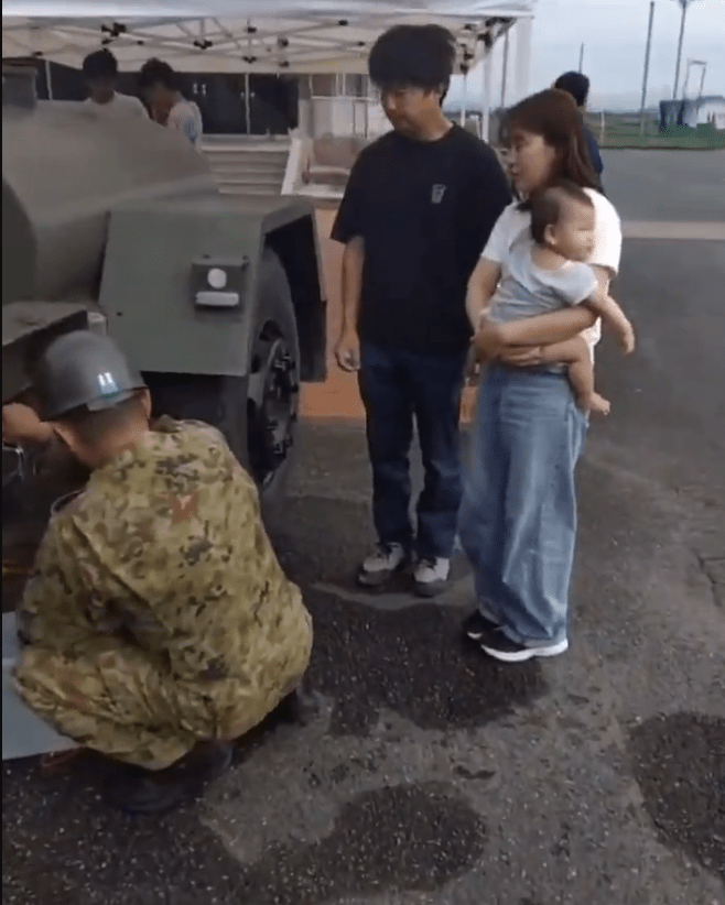 熊本地震後，食水被污染，自衛隊出動協助。8sidan@X