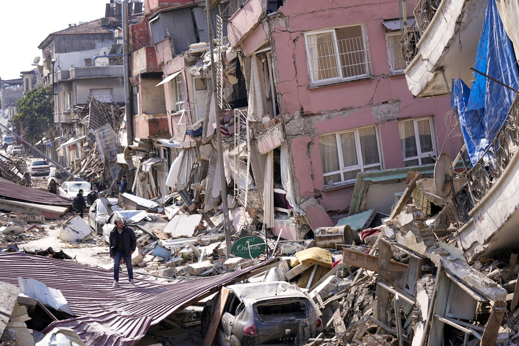 哈塔伊省（Hatay）震后惨况。 美联社