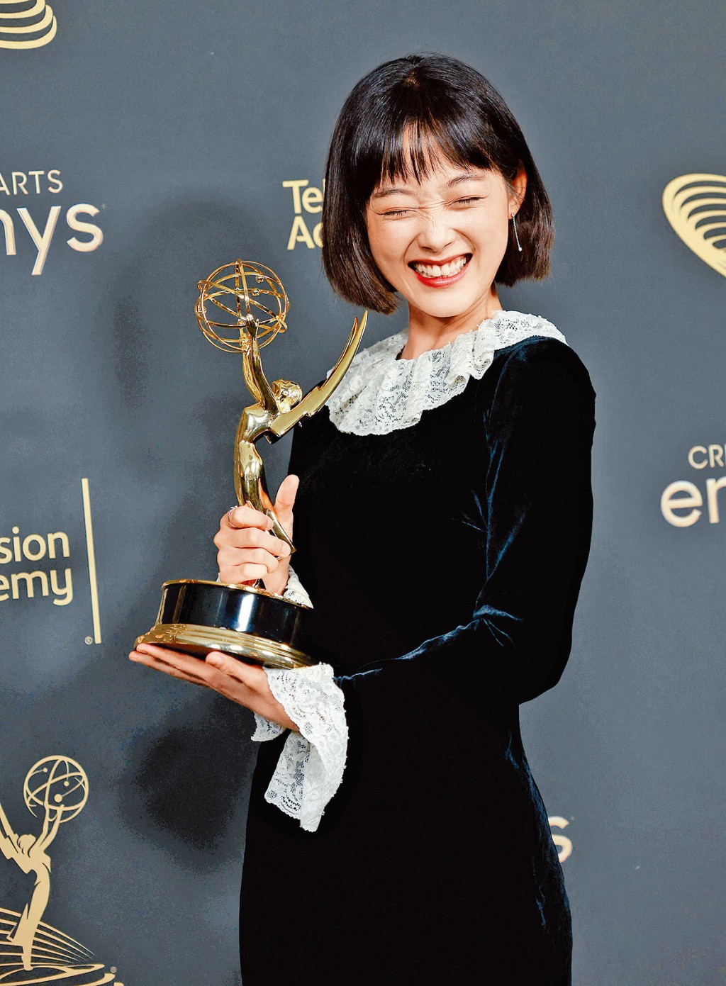 李瑜美憑《魷魚遊戲》捧走最佳客串女演員獎，成為首位韓星奪艾美獎。