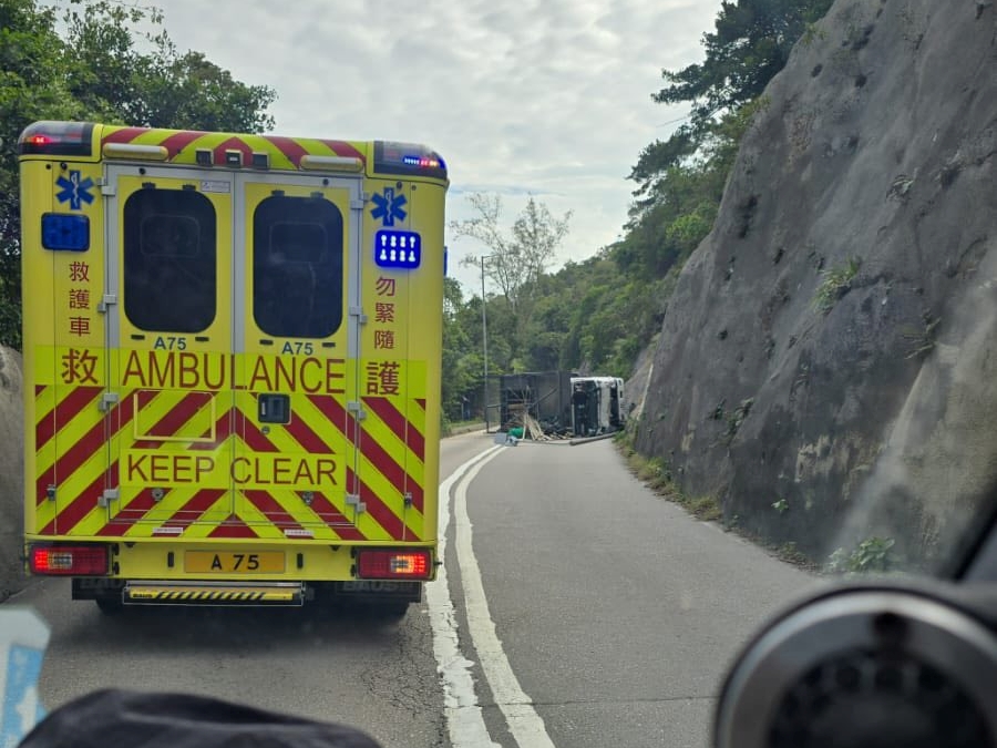 現場為大潭道近紅山廣場位置。FB：Bosco Chu@馬路的事討論區