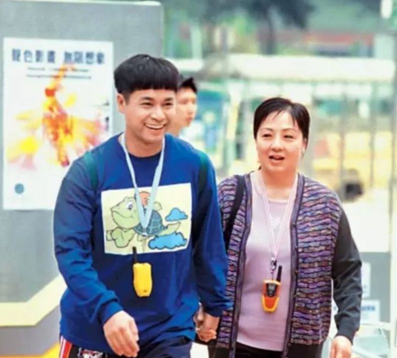 Madam Lo在TVB拍過不少劇集，如05年曾與郭晉安合作《阿旺新傳》。