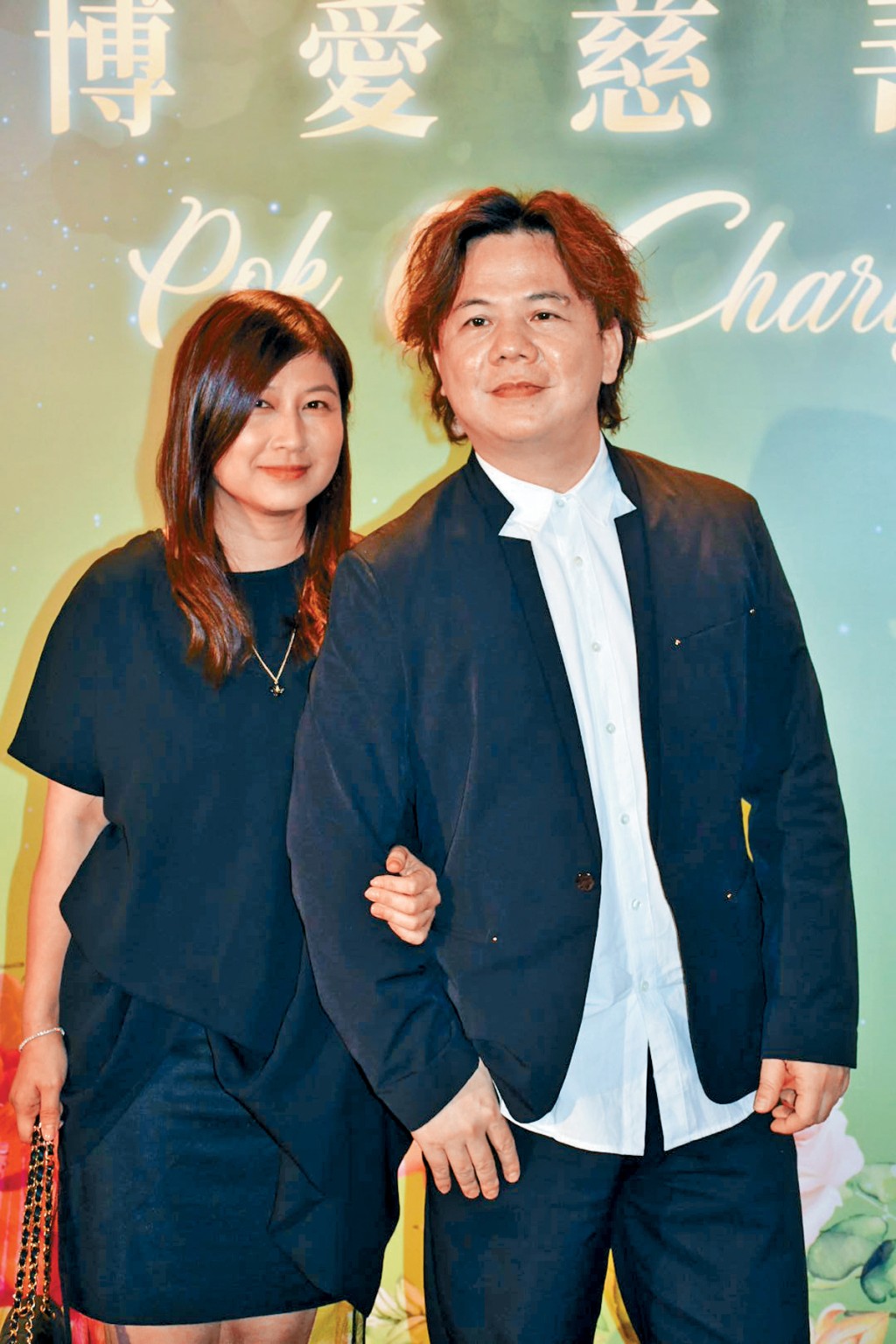 伍仲衡指，簽新人洪心怡獲太太協助進化為經理人。