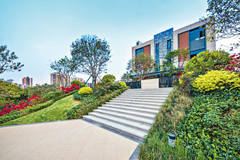 ■惠州新盤湖光山色，高層戶入場價為港幣128萬。