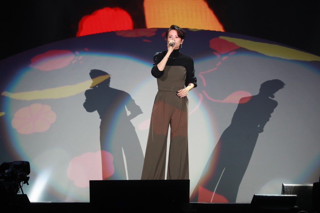梁咏琪现场演唱两首歌曲，包括《我锺意》及《Today》。