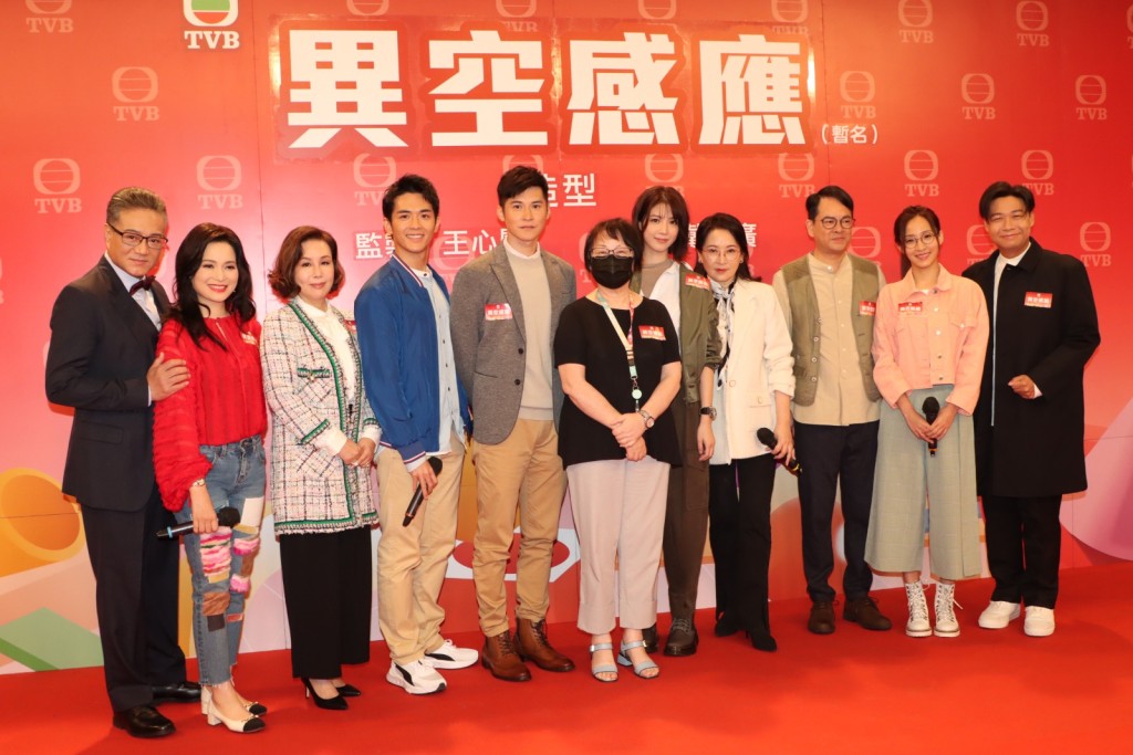 何远东（右一）到年尾终于都有剧拍，他将会参演TVB新剧《异空感应》（暂名）。