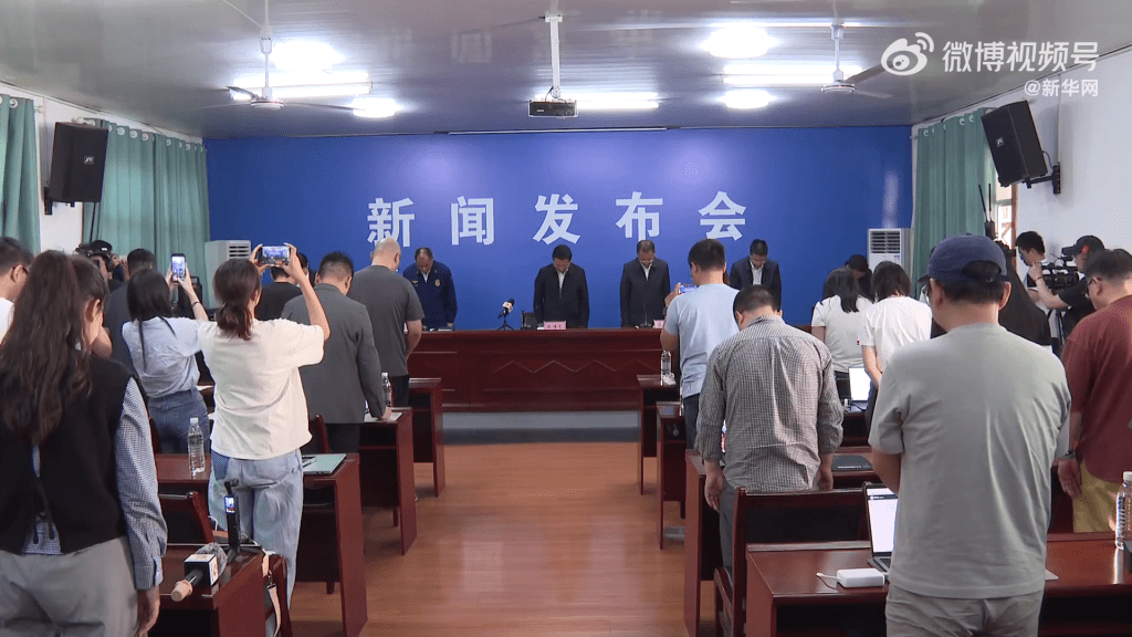长沙市长陈博彰率领官员就事件向全社会诚恳道歉。
