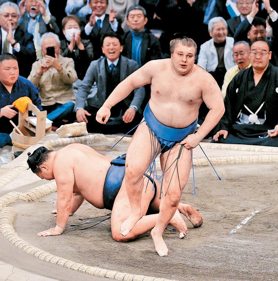 烏克蘭選手安青錦周日在日本大相撲九州賽事，擊敗橫綱豐升龍。