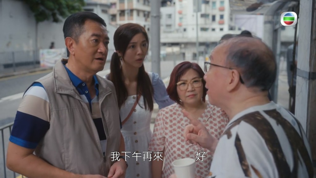鄧梓峰表現出慈父一面。