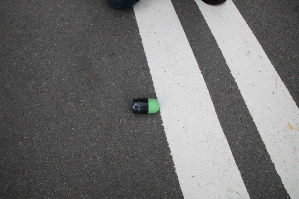 現場留有海綿彈