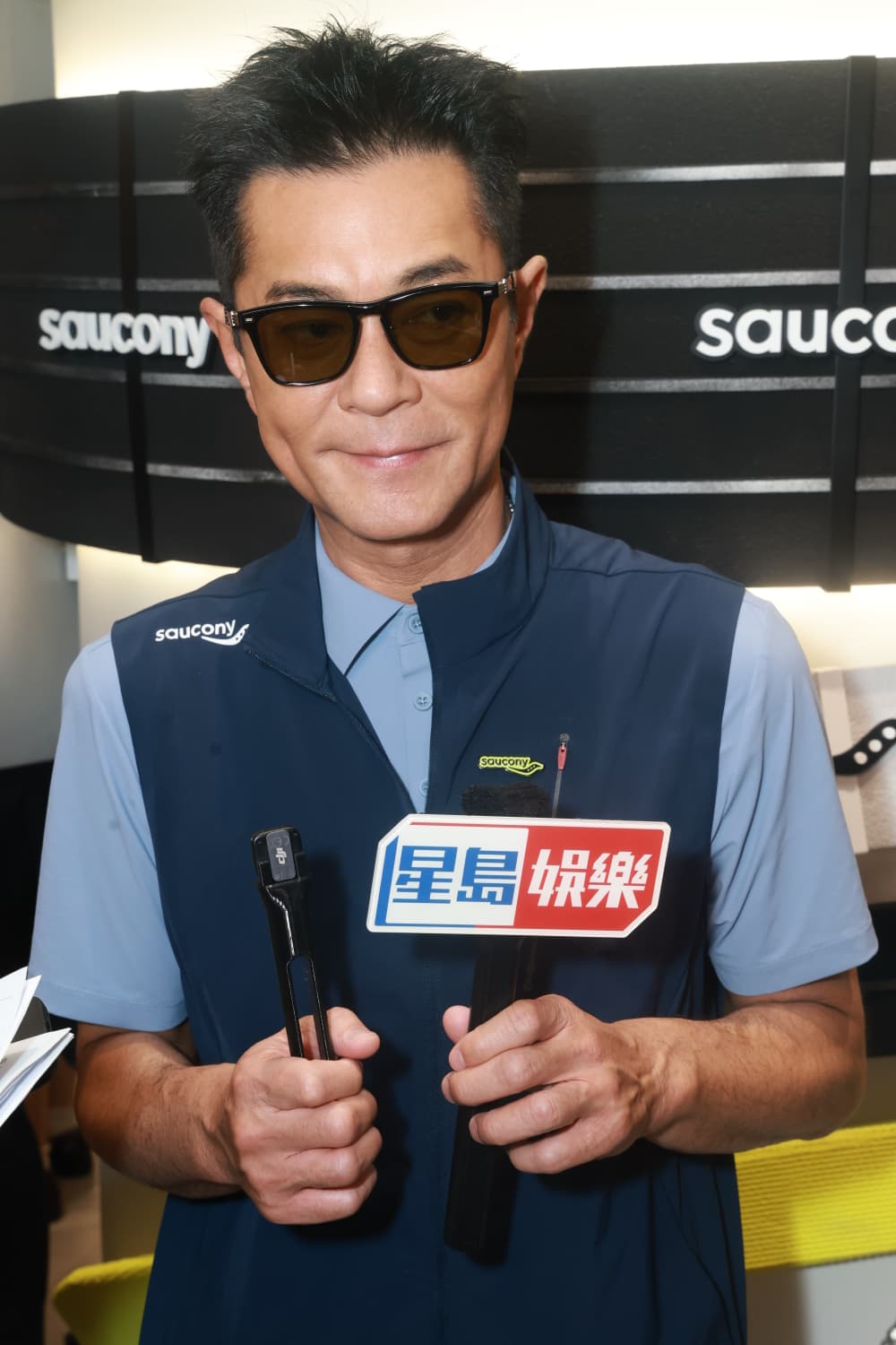 提到他是否會在正拍攝的《九龍城寨之終章》中現身？他就即封咀表示是「高度機密」。