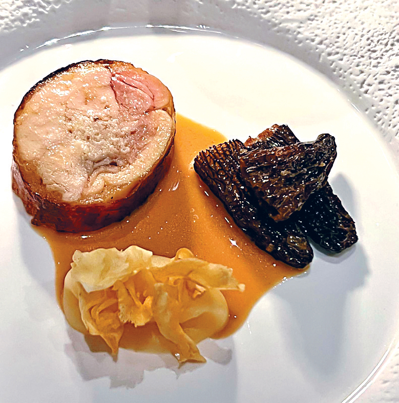 三黃雞卷配羊肚菌 三黃雞卷配羊肚菌