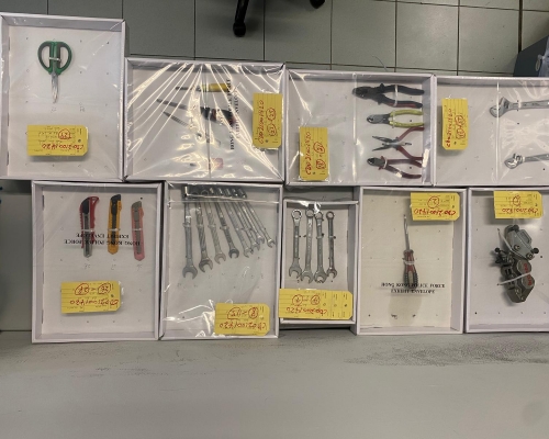 行動中檢獲的證物。 警方提供