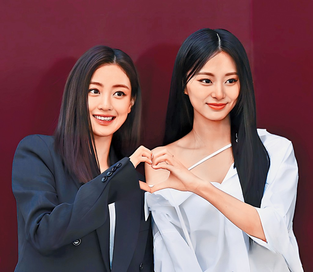 子瑜(右)一直被傳遭JYP冷待,如今又有隊長志效疑欺凌她。