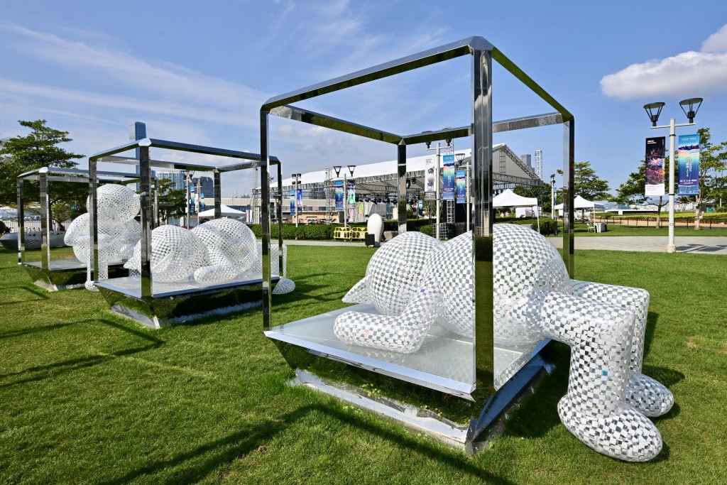 本地艺术家郭达麟的艺术装置作品《薛丁格床》。