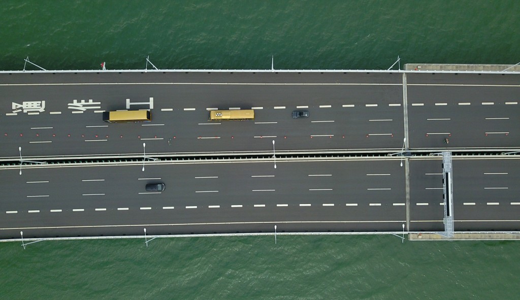 港珠澳大橋開通五年出入境人次達3600萬。 新華社
