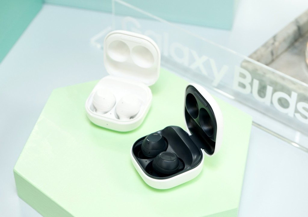 Galaxy Buds FE只有黑、白2種顏色選擇。