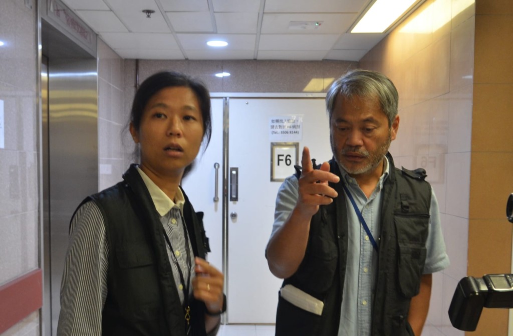 油尖重案組探員到伊利沙伯醫院病房調查。