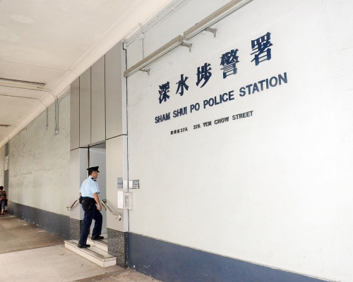 大埔道電單車失控撞七人車。資料圖片