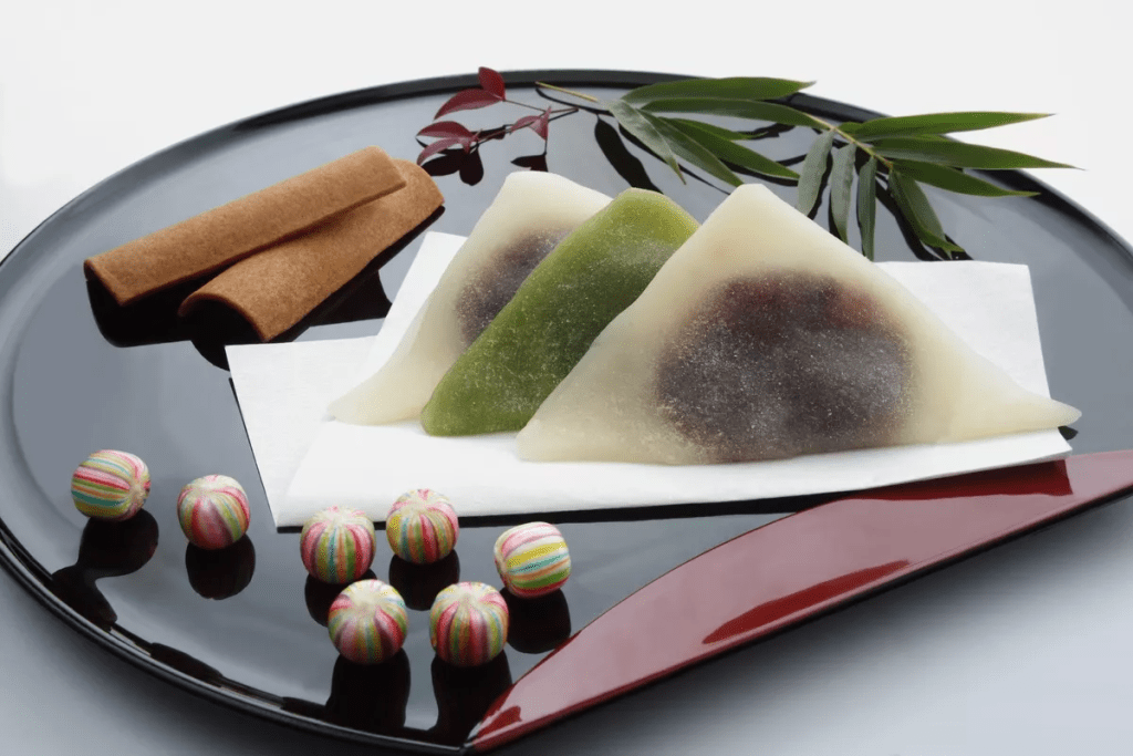 生八橋堪稱京都經典和菓子,其標誌性的肉桂香氣與煙韌口感,令評價十分兩極化。(資料圖片) 生八橋堪稱京都經典和菓子,其標誌性的肉桂香氣與煙韌口感,令評價十分兩極化。(資料圖片)