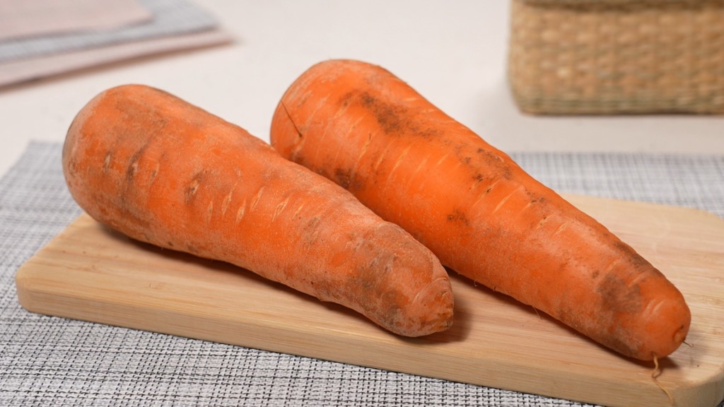 紅蘿蔔含有胡蘿蔔素及茄紅素，有助抗衰老。