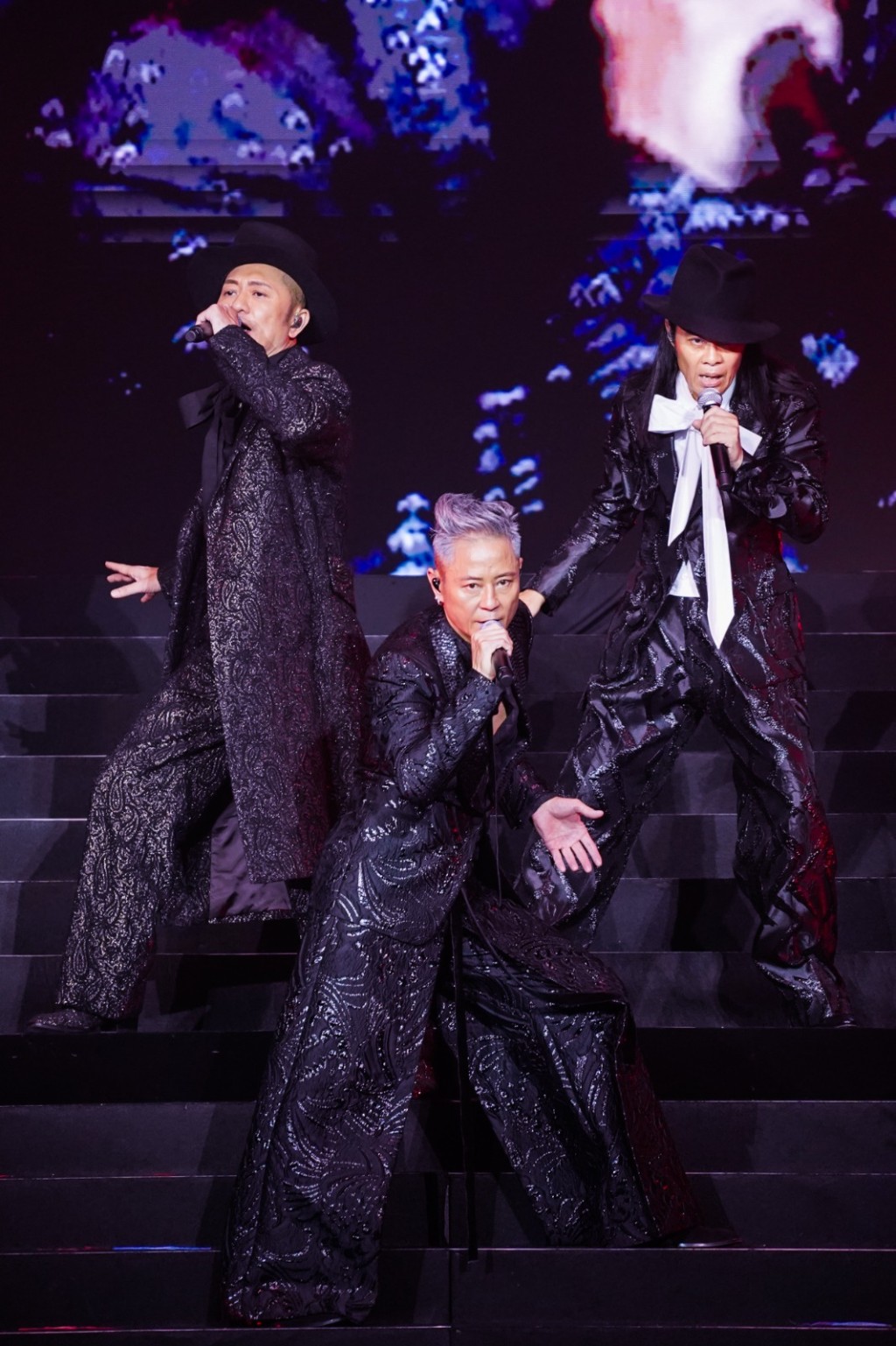 草蜢施展渾身解數! 草蜢施展渾身解數!